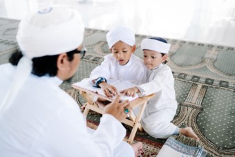 حلقة عثمان بن عفان (للجنسين)